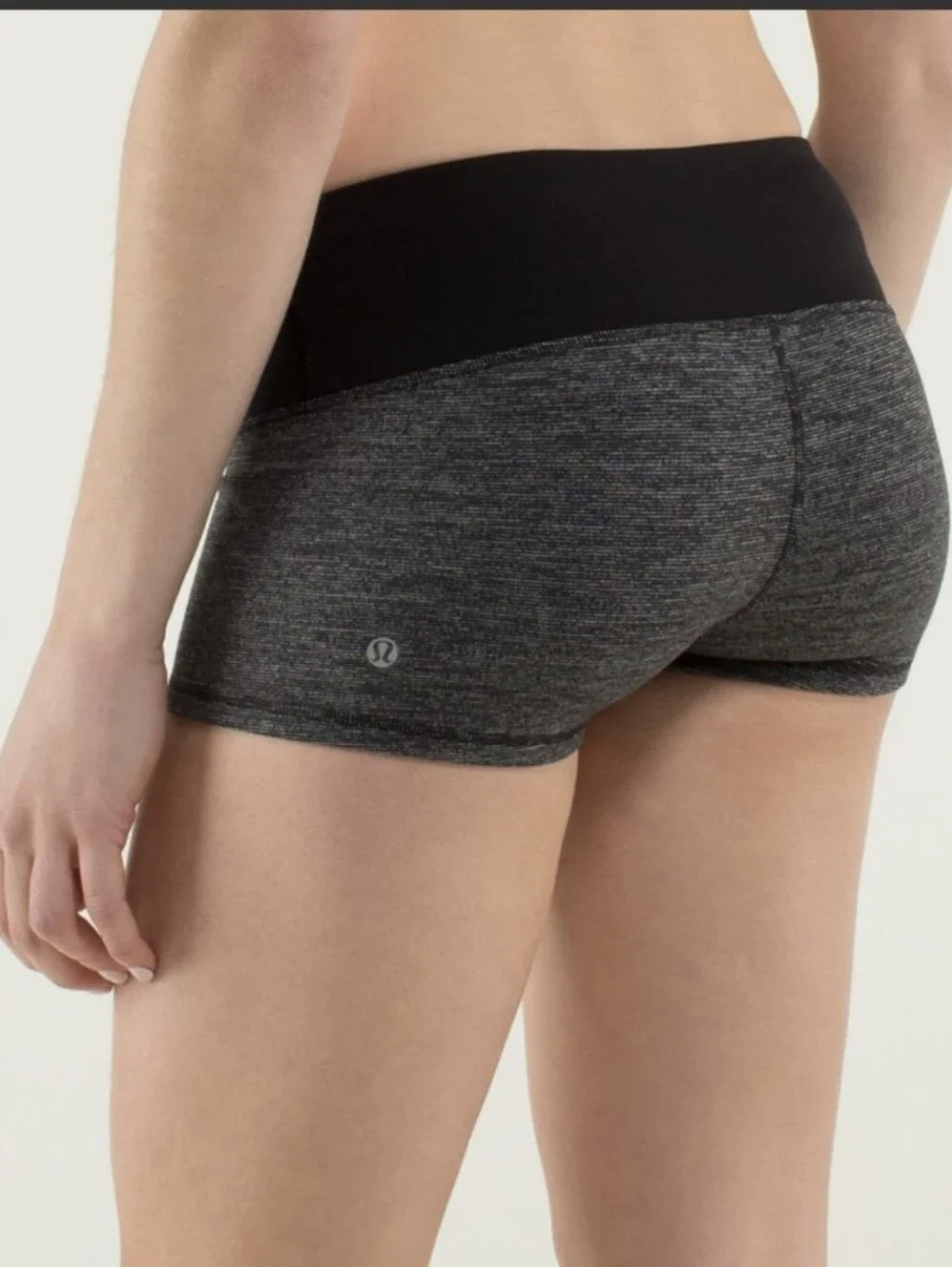 Lululemon Boogie Short Wee Stripe Black Heathered Black /Black Yoga Gym Run! 8